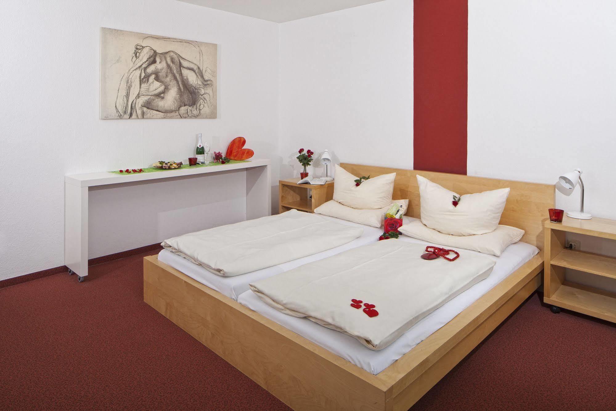 Akzent Hotel Hoehenblick Muehlhausen im Taele ภายนอก รูปภาพ